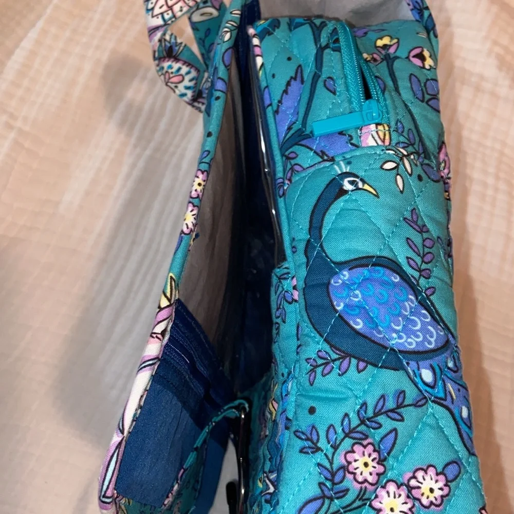 Vera Bradley - Picture 7 of 9